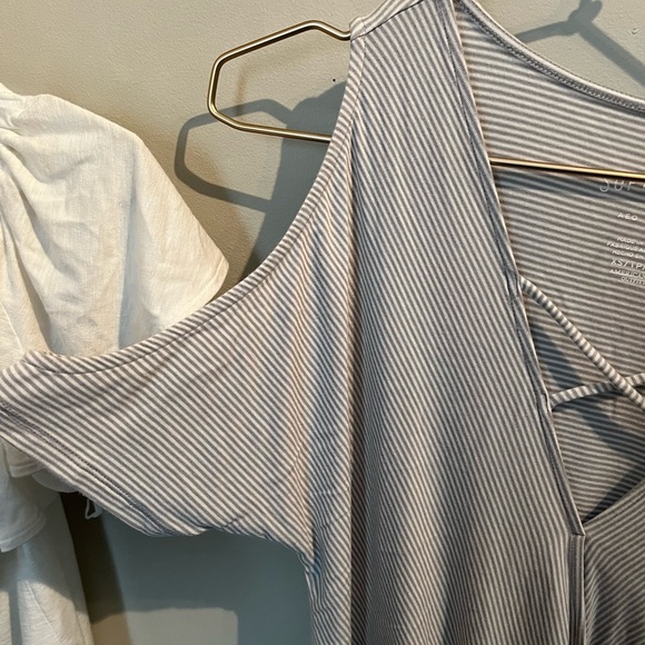 American Eagle “soft and sexy” Top Lot - Picture 3 of 4